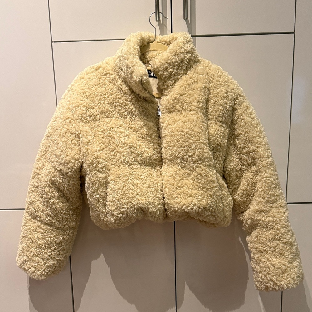 Zara Winter White Cropped Faux Shearling Puffer Jacket Sz SM